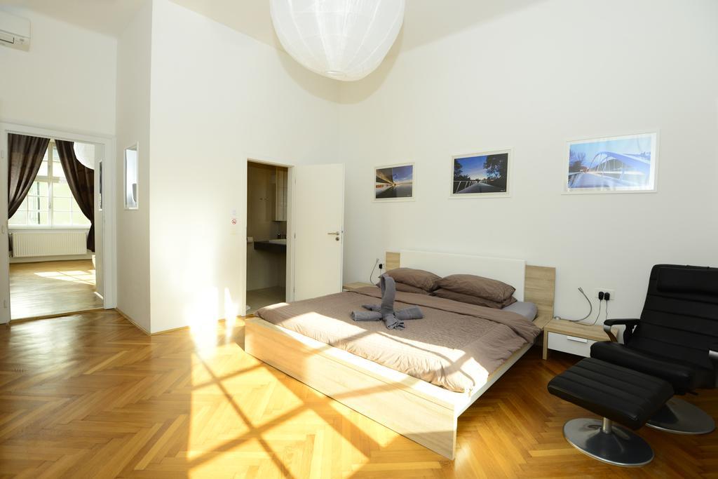 Galeria Rooms Ljubljana Kamer foto