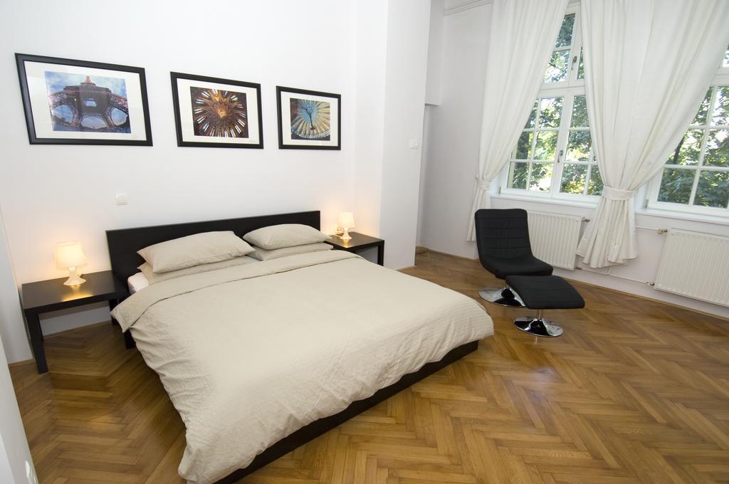 Galeria Rooms Ljubljana Buitenkant foto